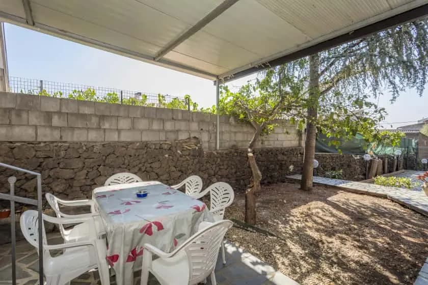 Area cortile condominiale - Casa vacanze Belpasso con giardino