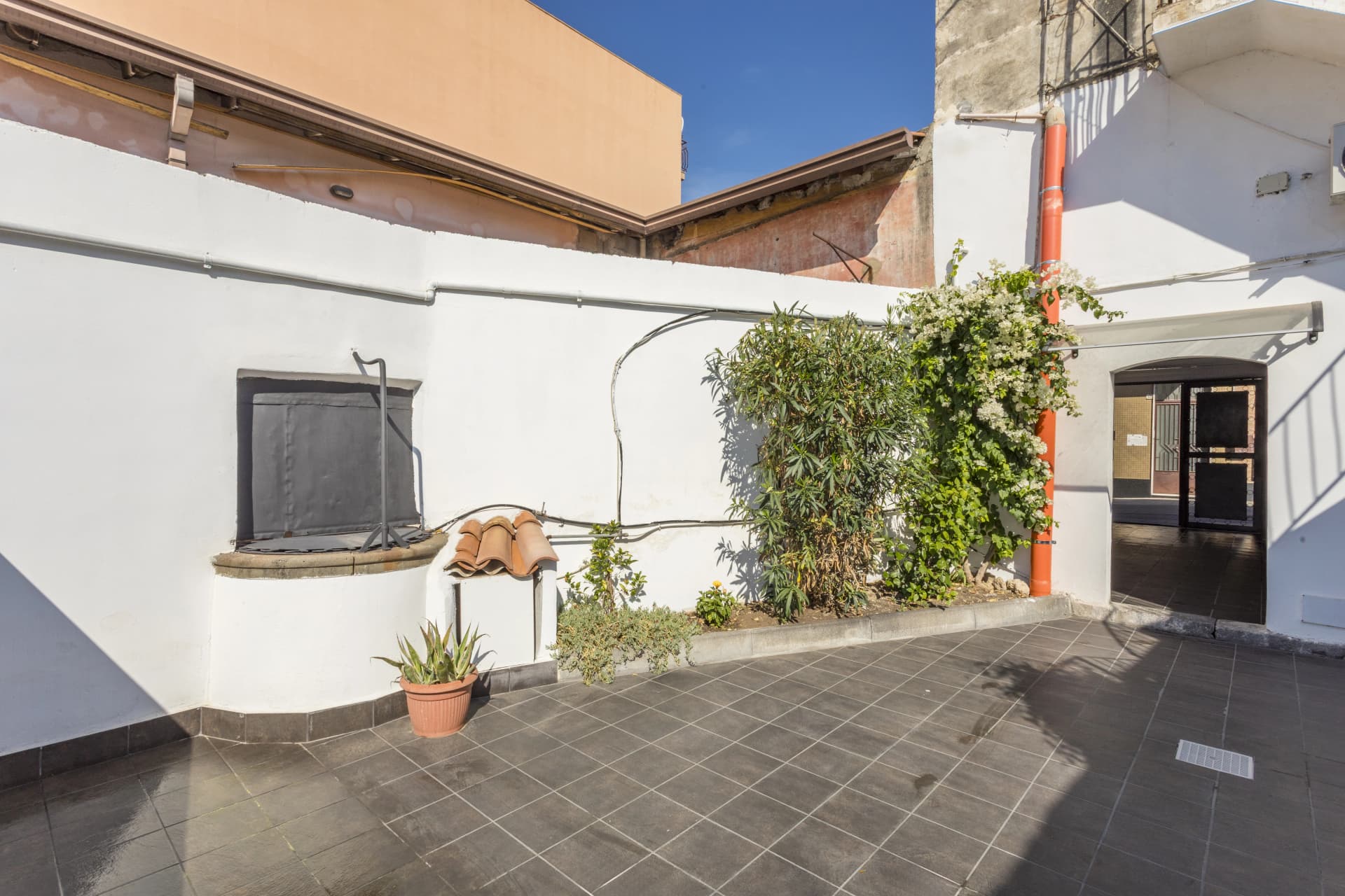 Vista cortile esterno - Casa vacanze Belpasso con giardino